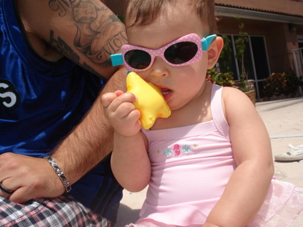That's one HAPPY (and cute) swimmer!